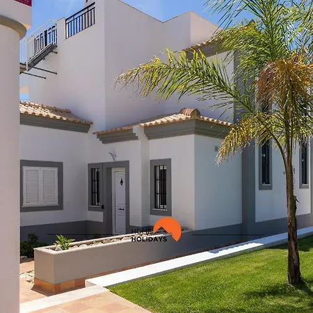 #102 V5 Clube By Holidays Holiday home