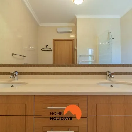 #102 V5 Clube By Holidays Vakantiehuis
